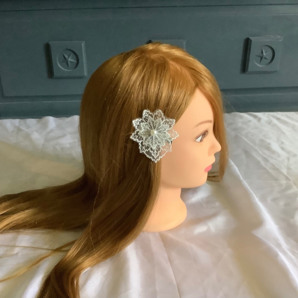 Set of 2 lace flower alligator clips